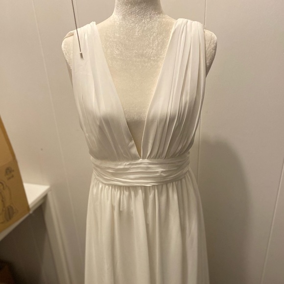 Beautiful Grecian Goddess Dress - Picture 6 of 12